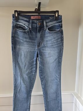 Judy Blue Light Wash Skinny Capri